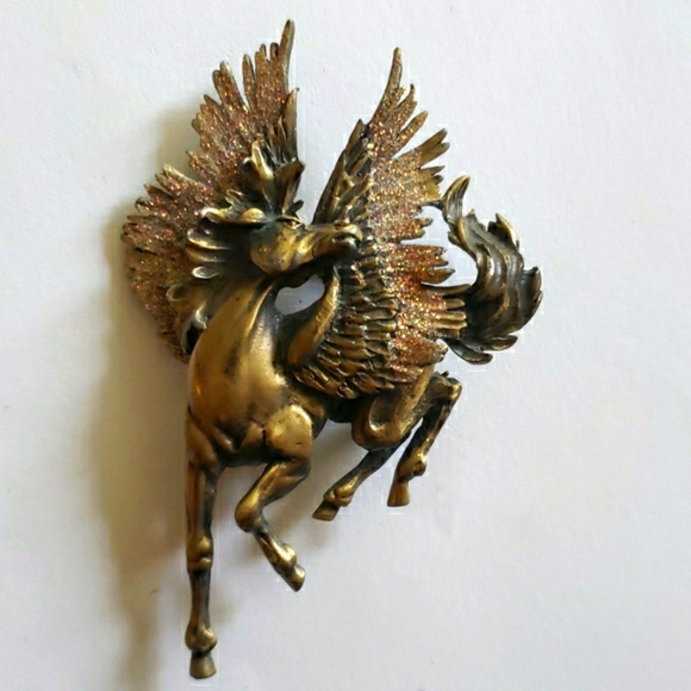 Vintage JJ brass Pegasus brooch - Picture 5 of 7